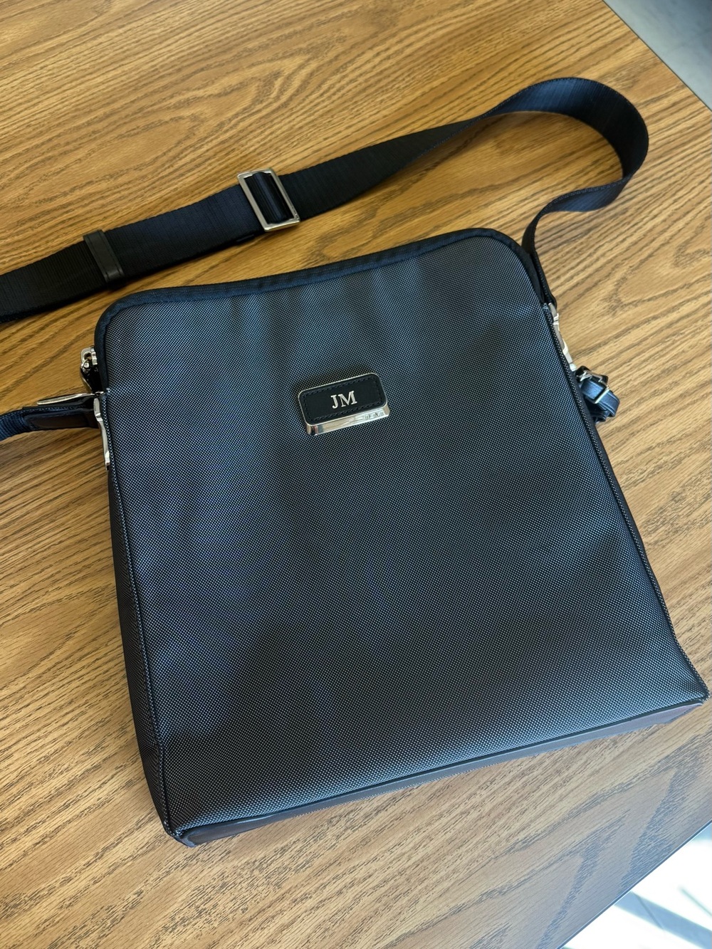 Tumi Arrive Owen Crossbody bag - Picture 2 of 12